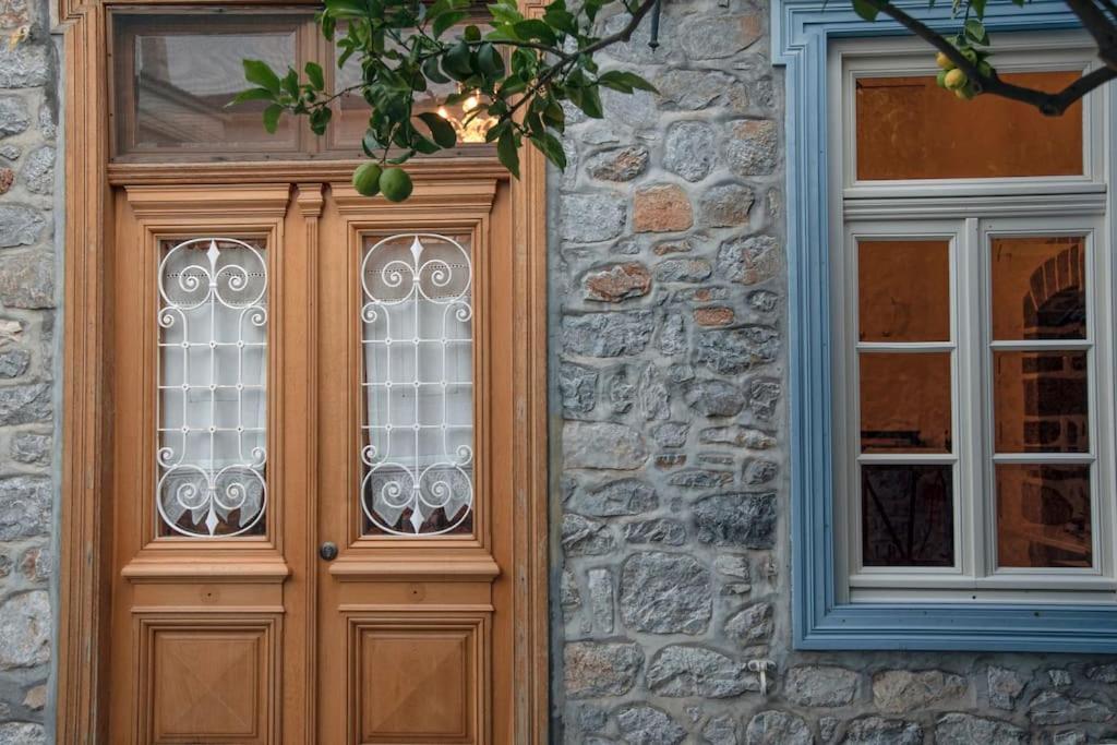 Mansion Eugenie Villa Hydra  Bagian luar foto