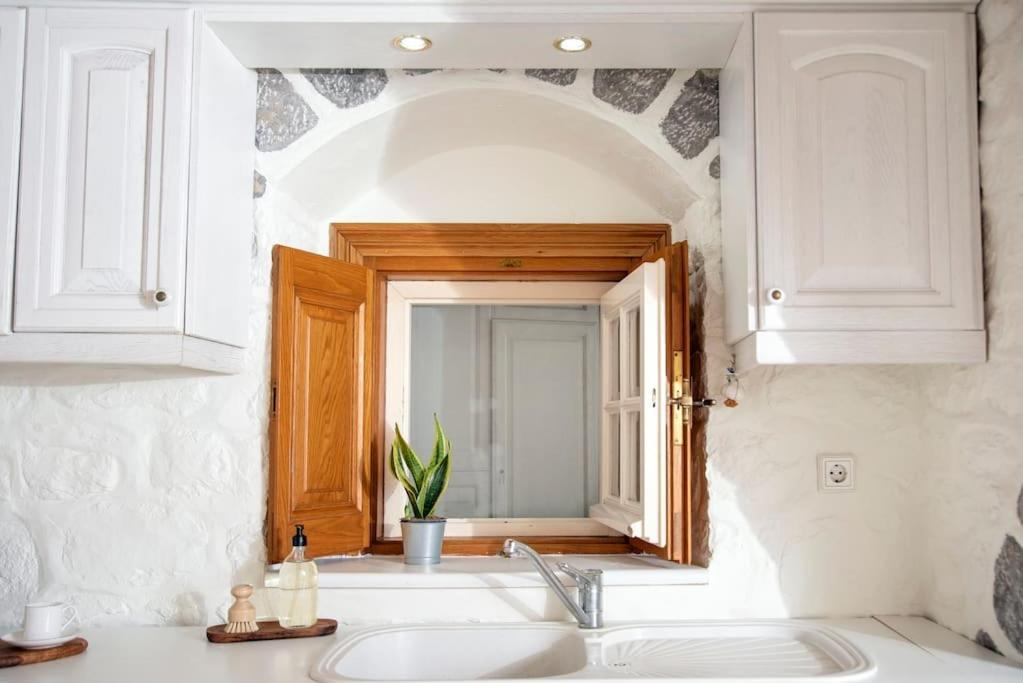Mansion Eugenie Villa Hydra  Bagian luar foto