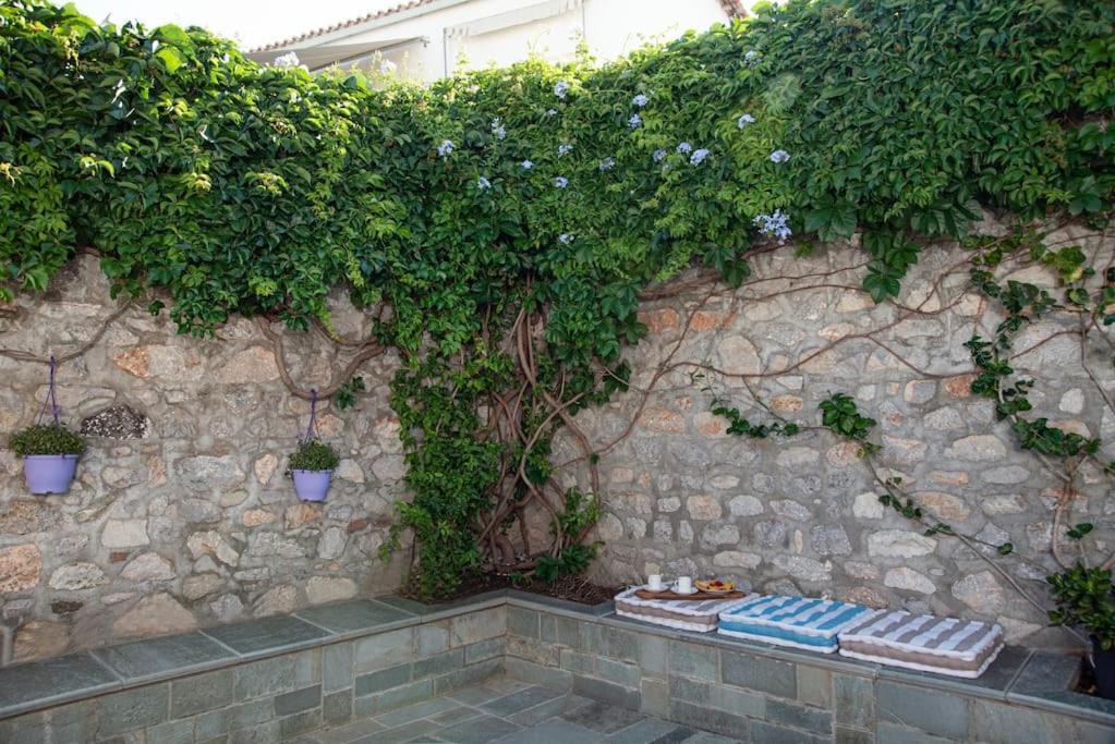 Mansion Eugenie Villa Hydra  Bagian luar foto